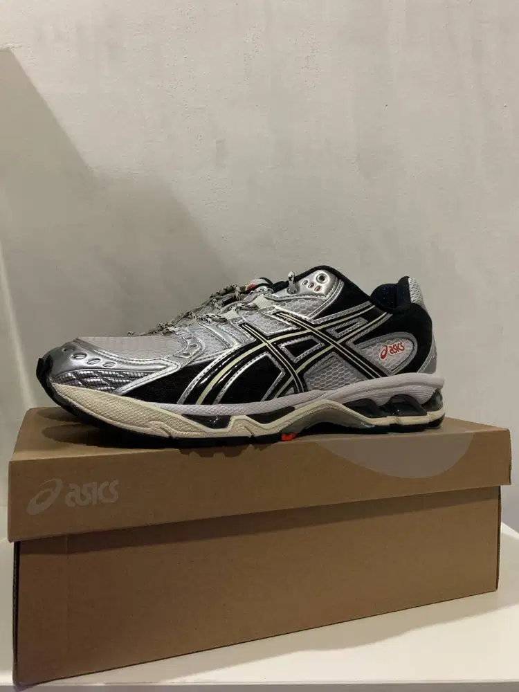 Asics Gel Nimbus 10.1 White Black Size US 9 / Euro 42.5 BNIB