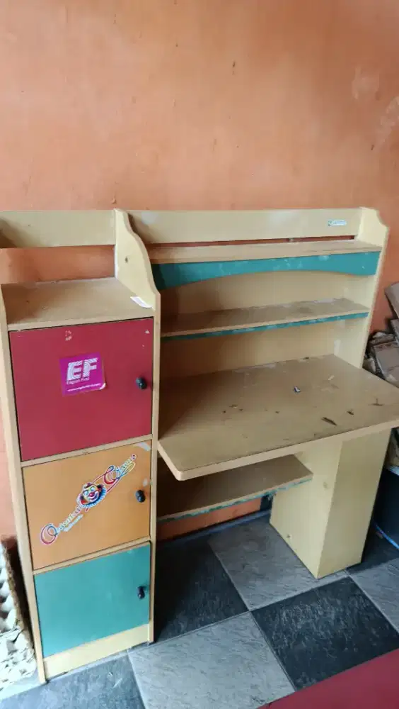 Meja Belajar masih enak dipakai untuk belajar anak