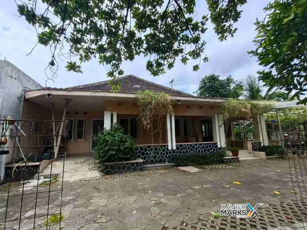 Rumah Hidden Gems Halaman Luas Daerah Serengan Solo