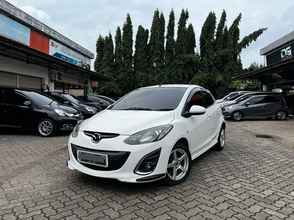 MAZDA 2 R HB AT 2012