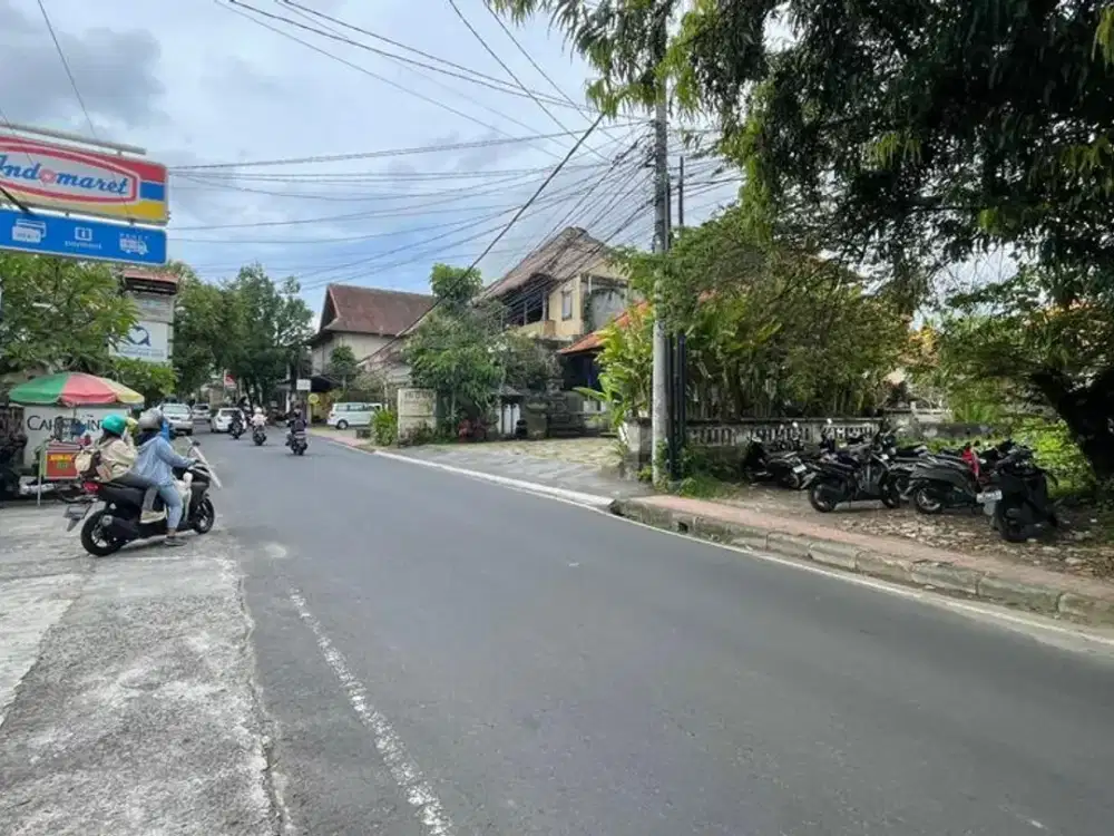 Tanah campuhan kedewatan ubud