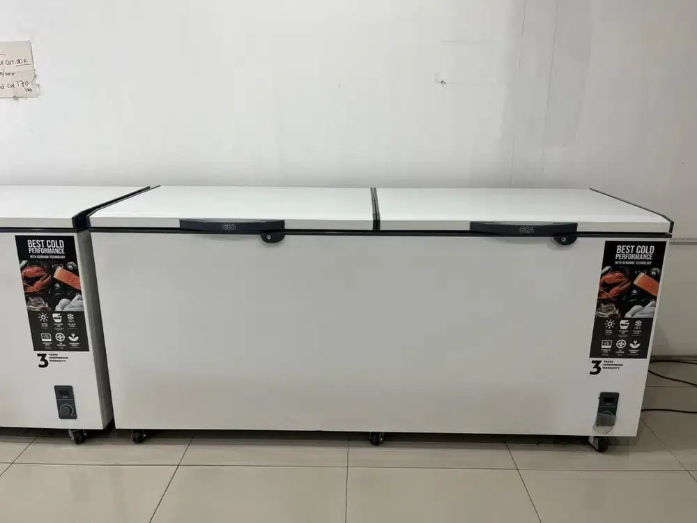 Freezer GEA 715 Liter mulus, siap pakai, dijual cepat