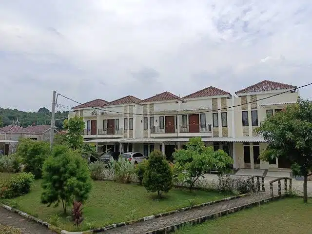 Rumah 7 menit ke kota wisata cibubur