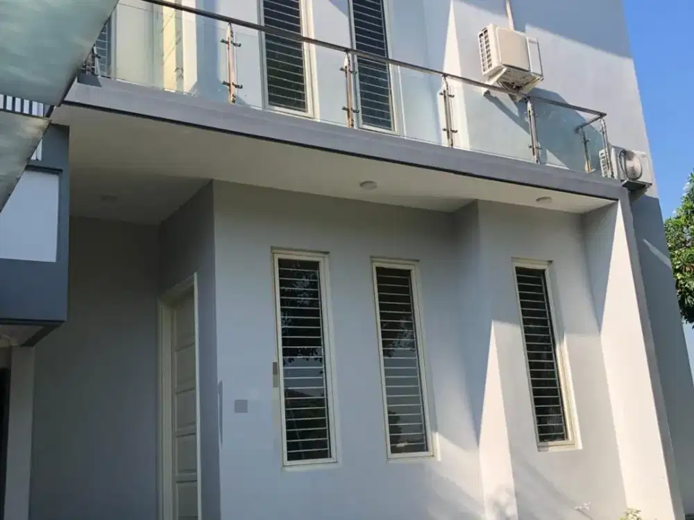 Rumah Emerald Mansion Citraland Utama