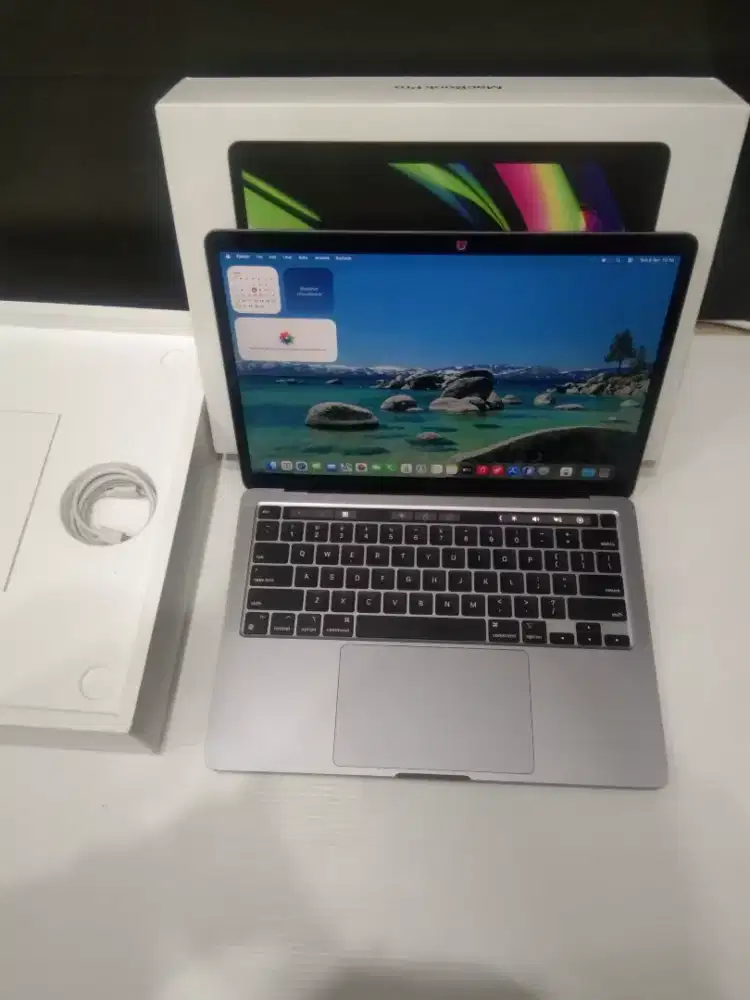 Macbook Pro M2 13inci 8/512GB Mulus Fullset