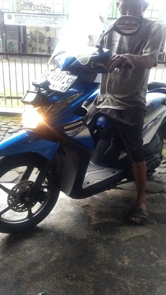 Beat 2013 Biru Putih plat AB