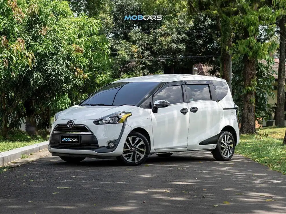 LOW KILOMETER !! FREE SMART TV ANDROID SIENTA 1.5 V AT 2016 MOBCARS