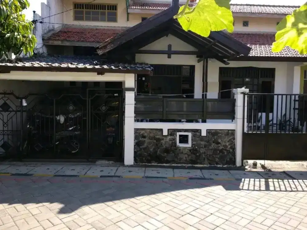 DIJUAL RUMAH SEMAMPIR TENGAH SUKOLILO SURABAYA RON.A635