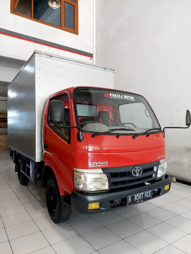 Toyota Dyna 110 ST Box