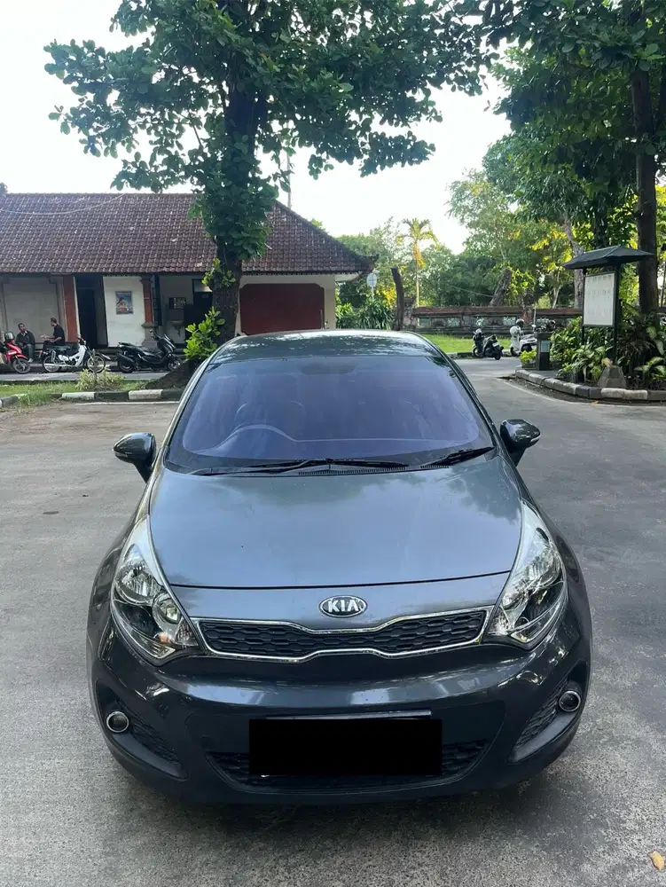 Kia Rio hatchback MT tahun 2013