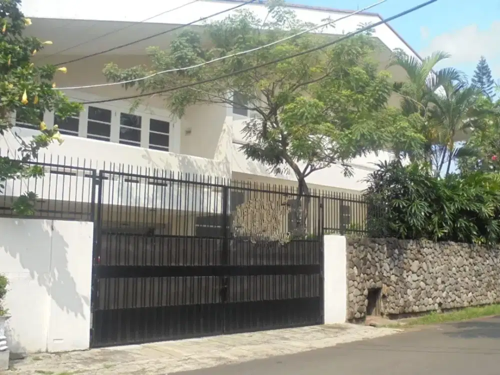 Disewakan Rumah Kebayoran baru dekat Senayan