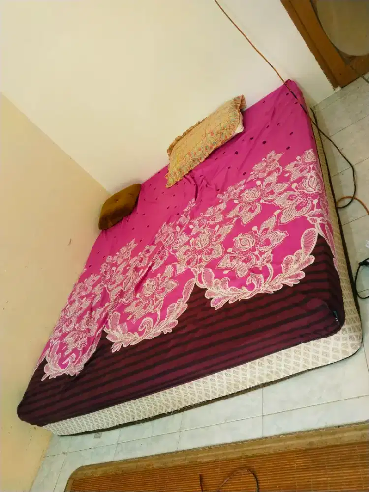 SPRINGBED 6 KAKI EMPUK MINUS PEMAKAIAN