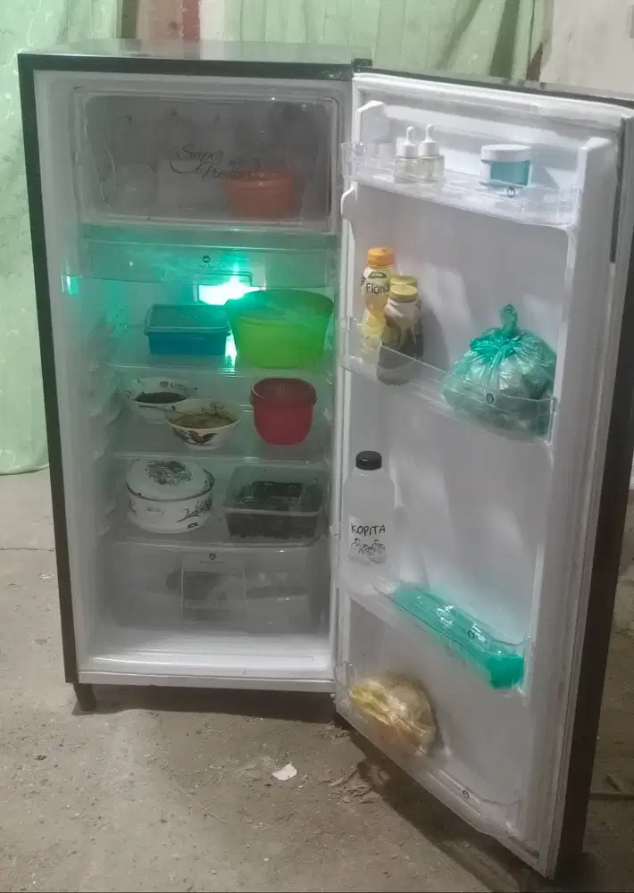 Kulkas 1 pintu SANKEN JUMBO.Pemakaian 2 Tahunan.(Diantar )