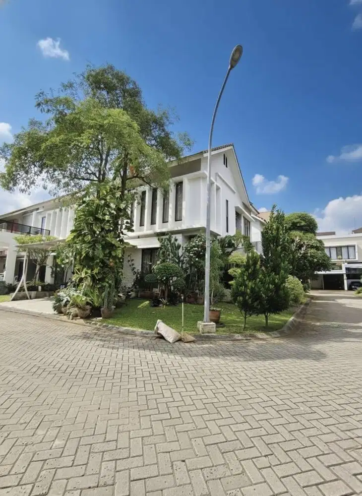 Dijual Rumah Family Size di Sektor 9 Bintaro Lokasi Premium GB-
