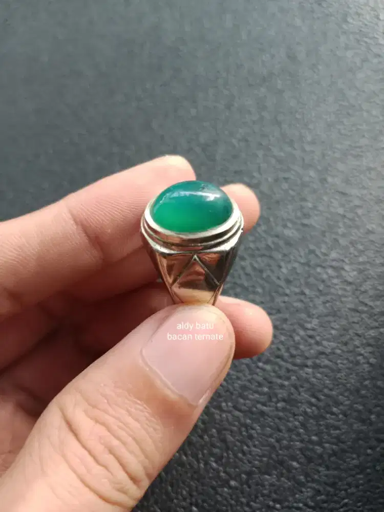 Cincin batu bacan