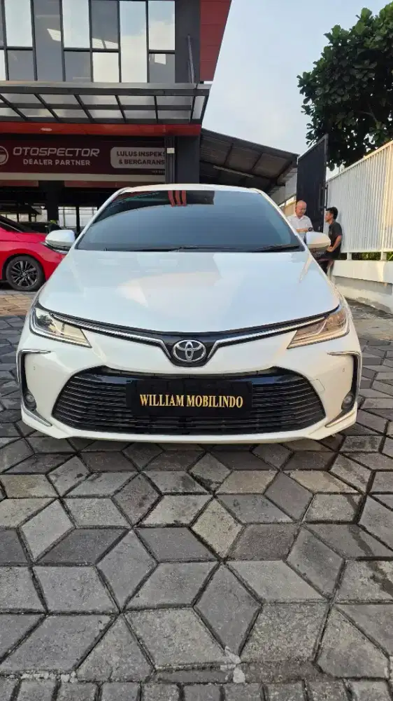 Altis V 1.8 At 2022 Putih Istimewa