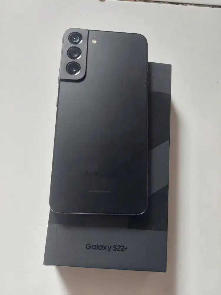 Samsung S22 plus 5G 8/256 mulus