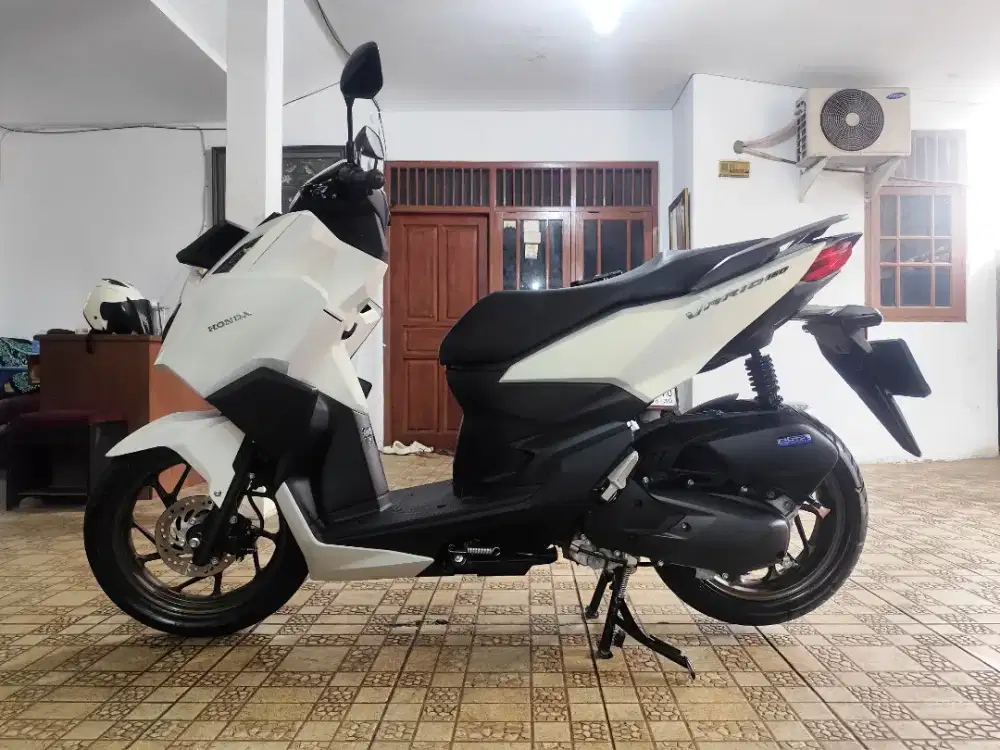 HONDA VARIO 160 CBS 2025 KM 1 RB AN MULUS ORI