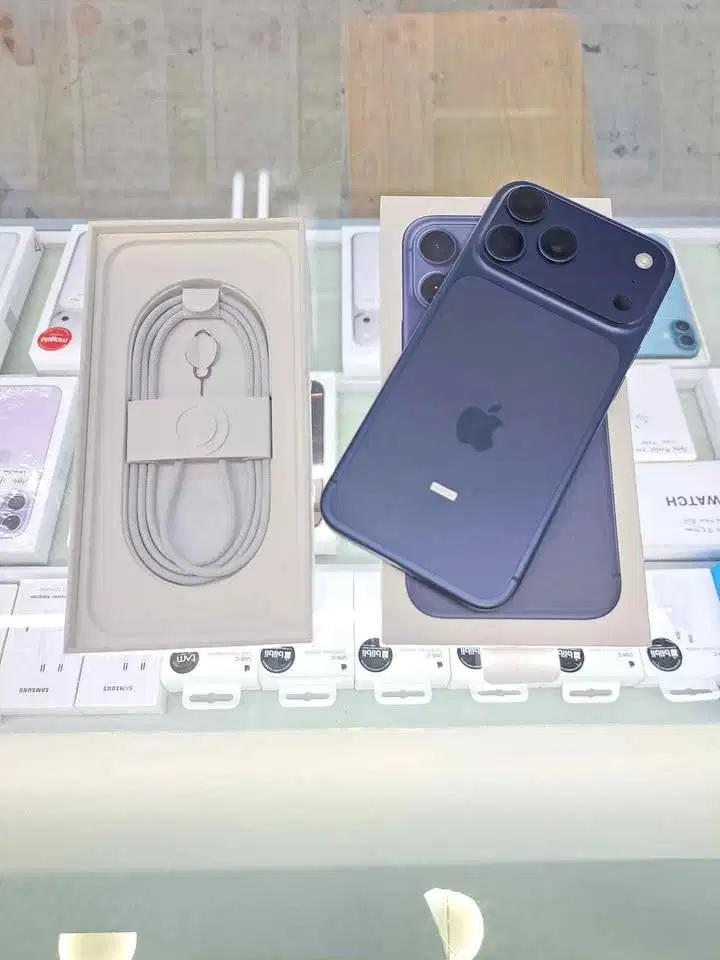 Second IPhone 17 Pro Max 512GB Deep Blue Blibli Garansi ON 6 April 202