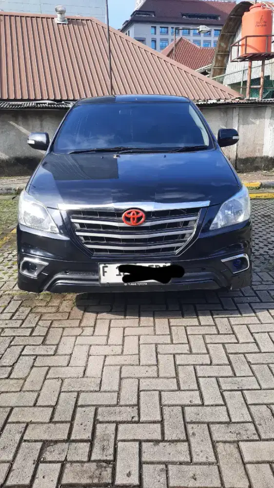 Innova V Luxury 2.0 A/T