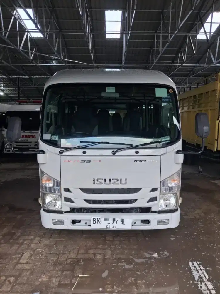 Isuzu elf Bus NLR55 2020 putih