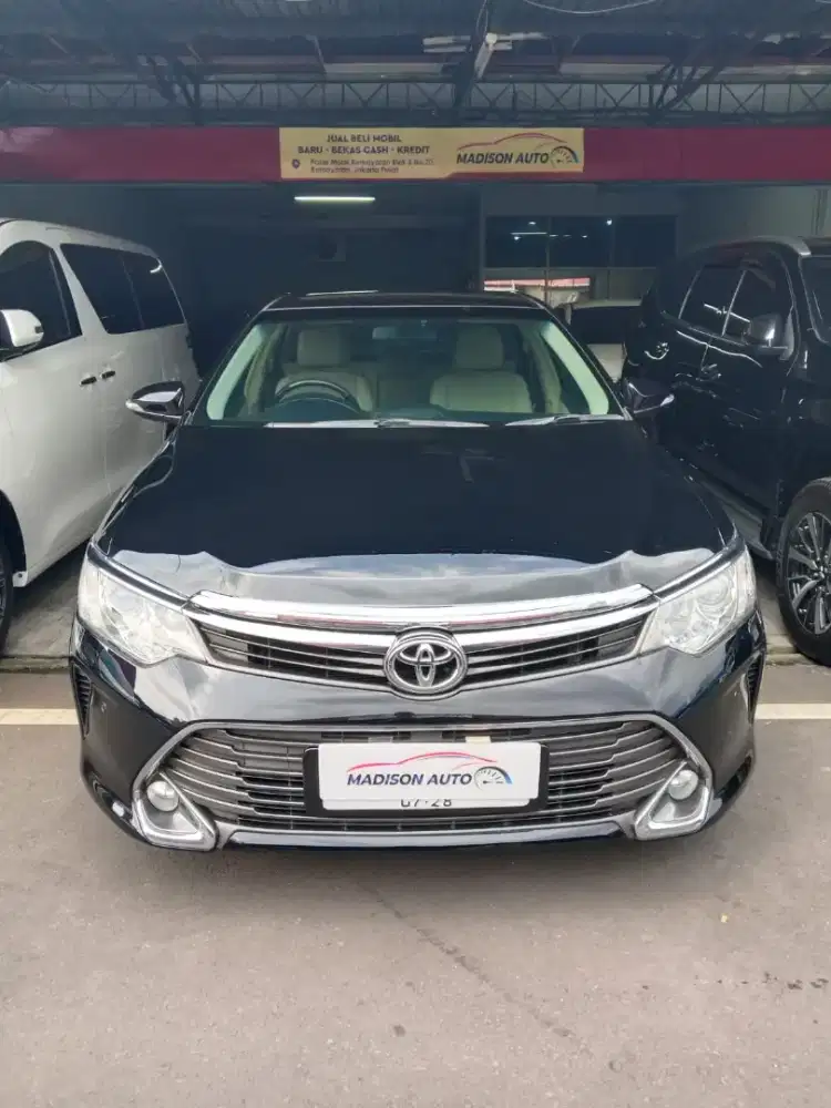 Dijual Toyota Camry V 2.5 AT 2016