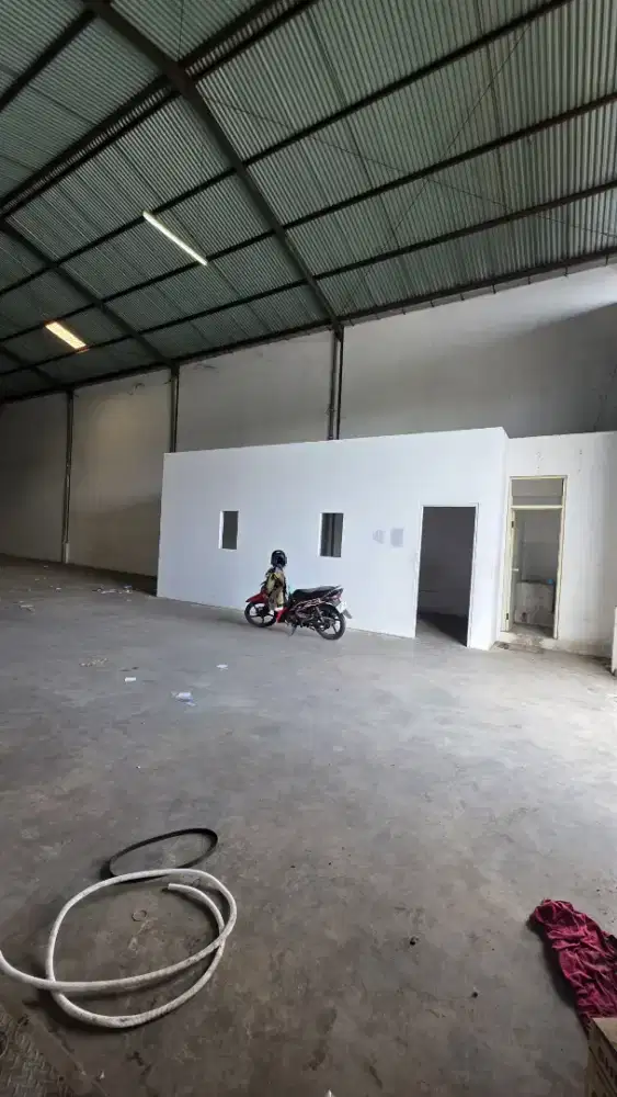 Dijual Gudang Margomulyo Permai