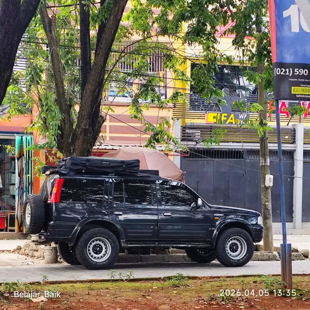 EVEREST 4X2 AT SOLAR 2005