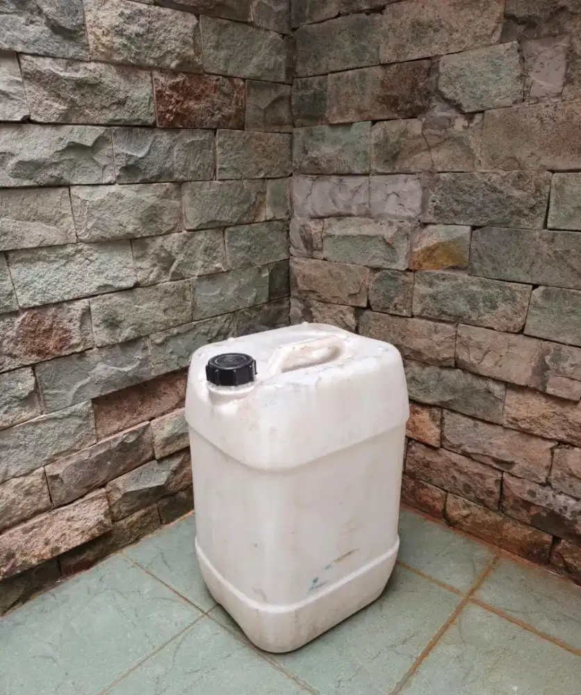 Jerigen bekas ukuran 20 liter