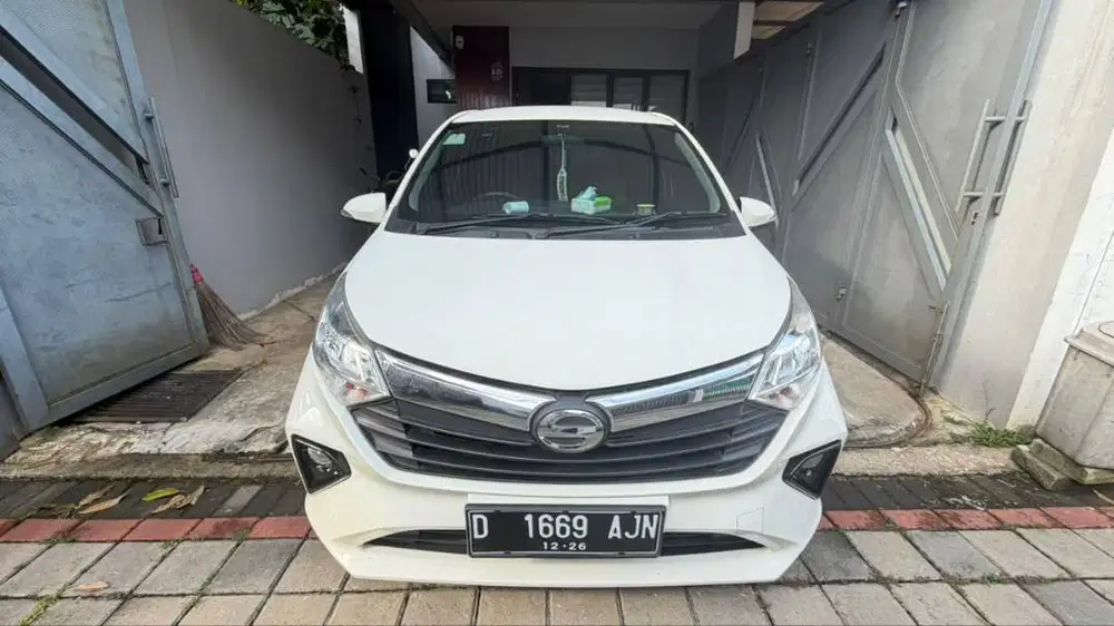 Daihatsu Sigra R 1.2 AT 2021
