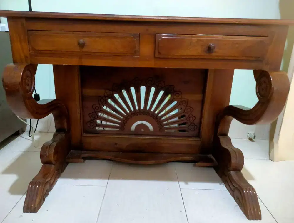 DIJUAL : MEJA KERJA ANTIK