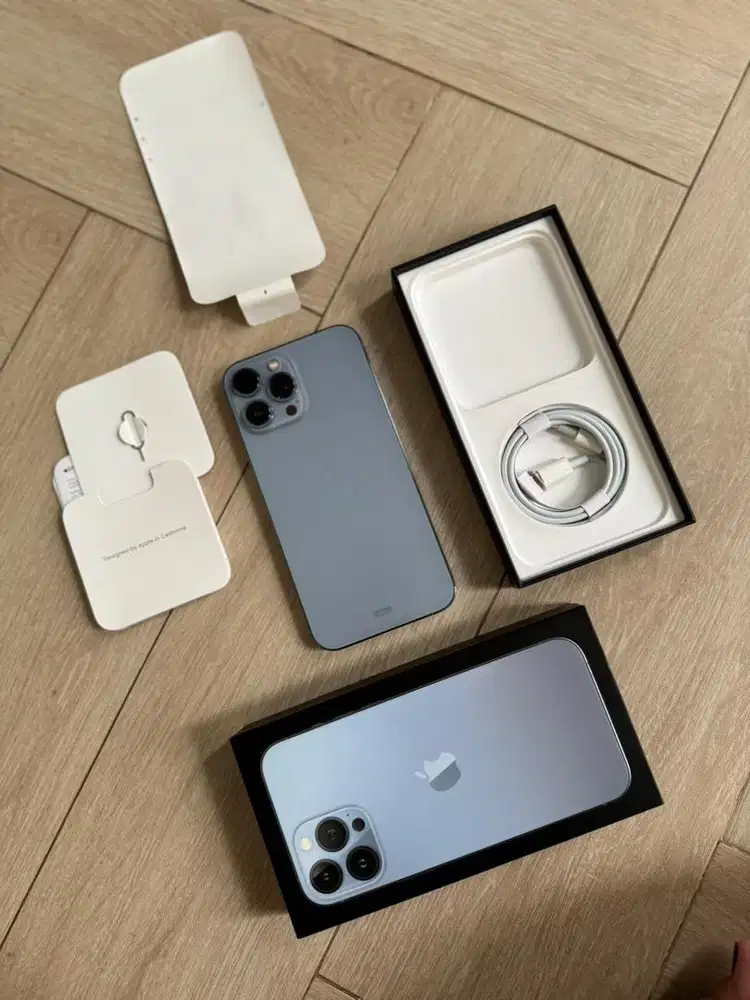Dijual iPhone 13 Pro Max 256GB warna Sierra Blue