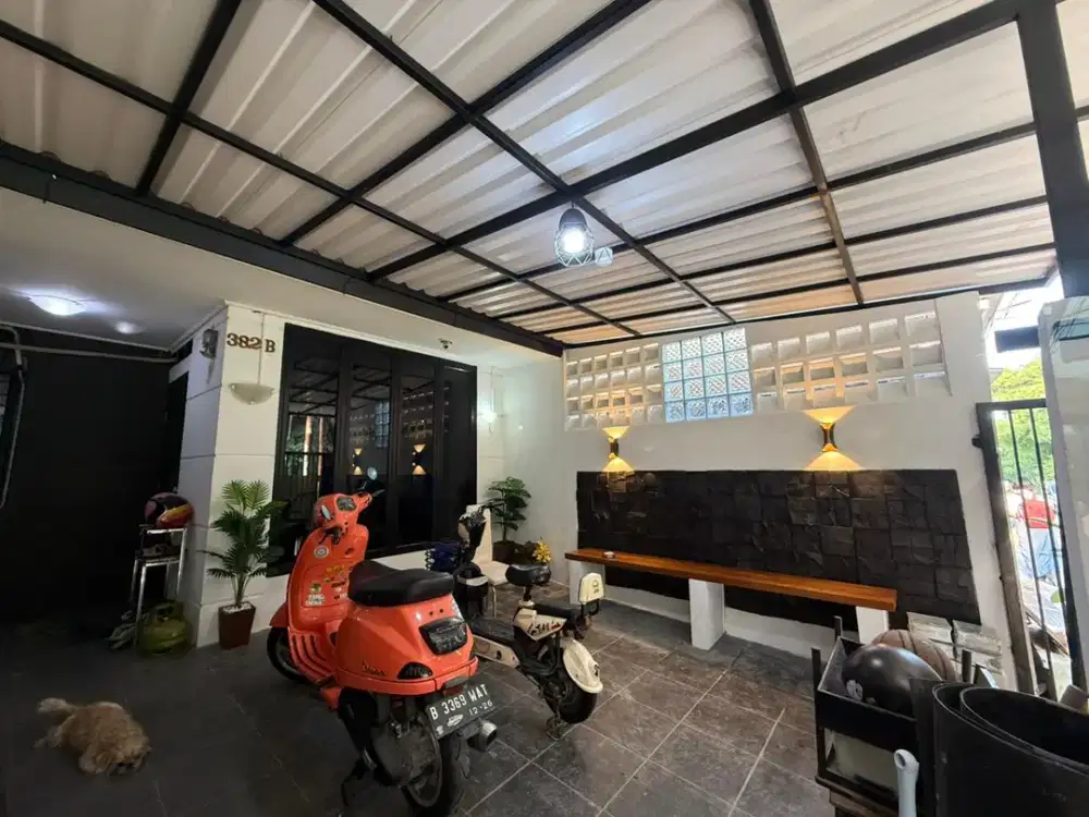 Rumah bagus Bukit Nusa Indah Ciputat bebas banjir