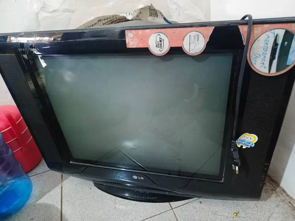 dijual televisi bekas flat dan smart tv