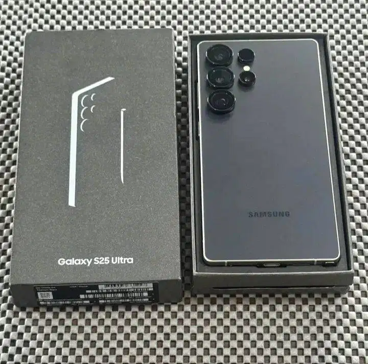 S25 ultra  Titanium black Ram 12 / 256 GARANSI RESMI SEIN