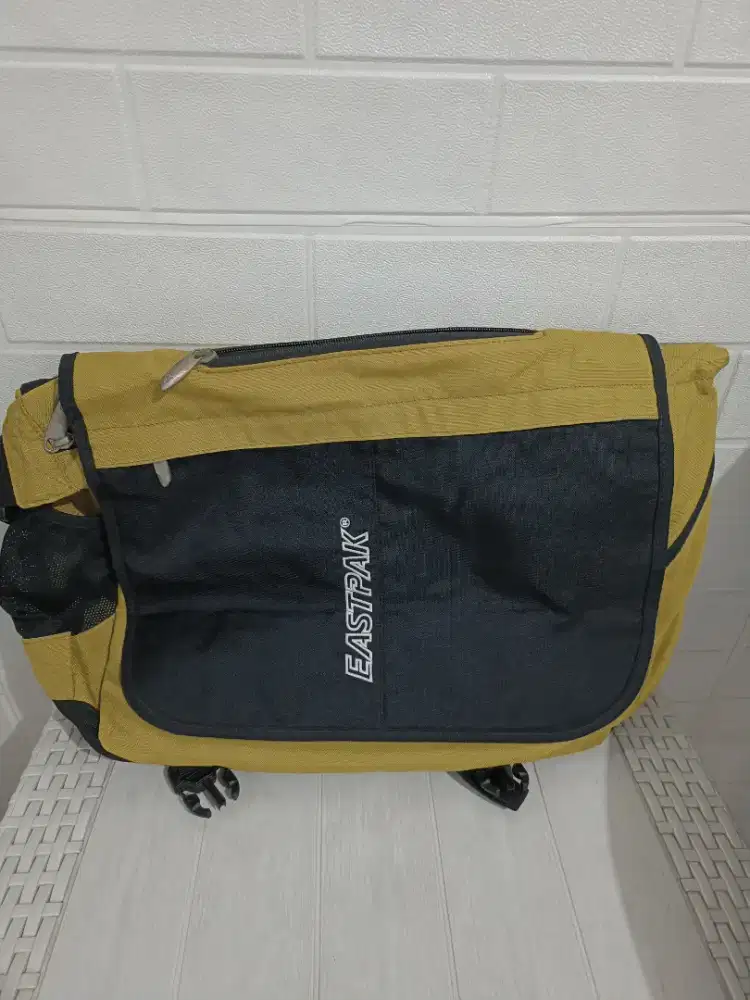 Tas slempang pria preloved