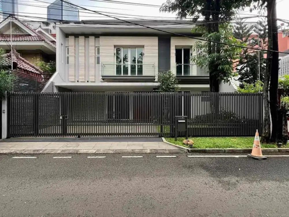 Rumah Mewah Dijual di Mega Kuningan Jakarta Selatan, LT 300 m² SHM Harga 23M Nego