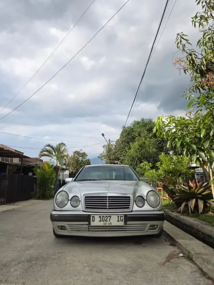 Mercy New Eyes W210 E200