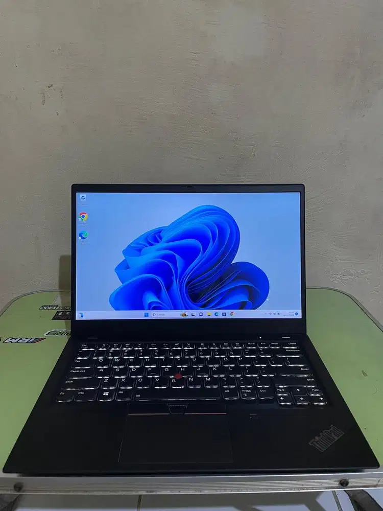 Laptop Lenovo Thinkpad X1 Carbon Generasi 6th Intel Core i7 Gen 8