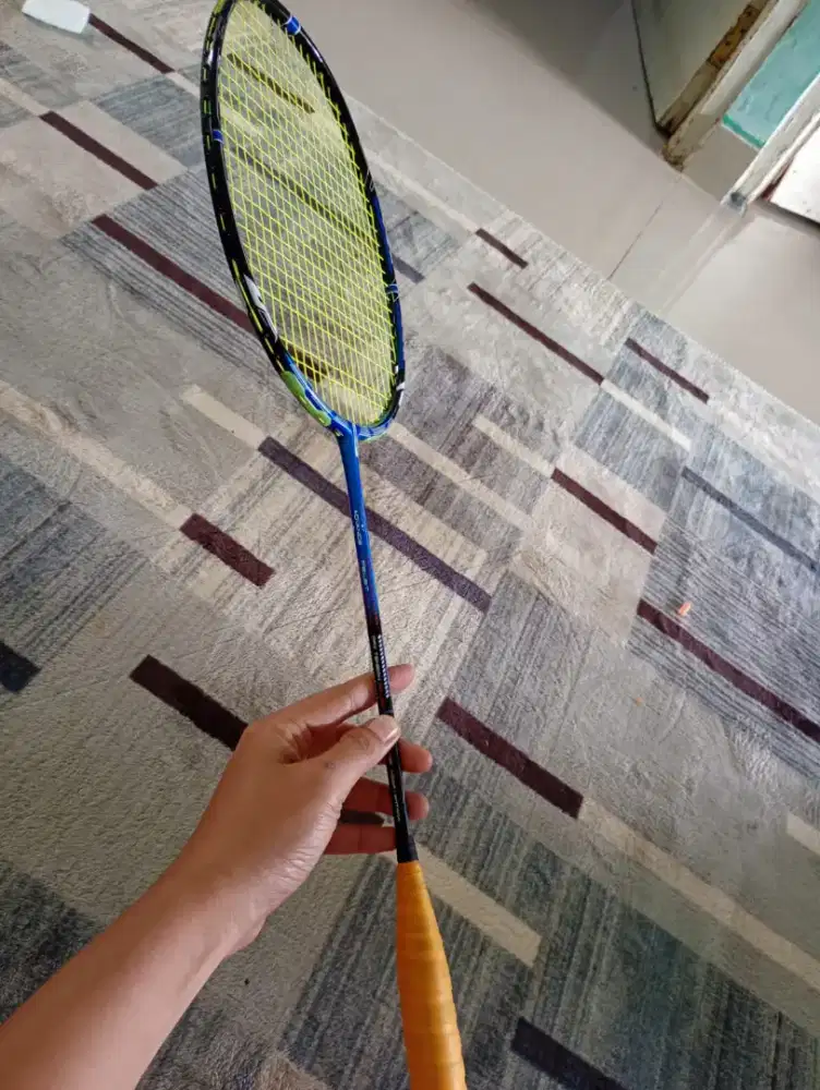 Raket Second Merk Felet dan Yonex