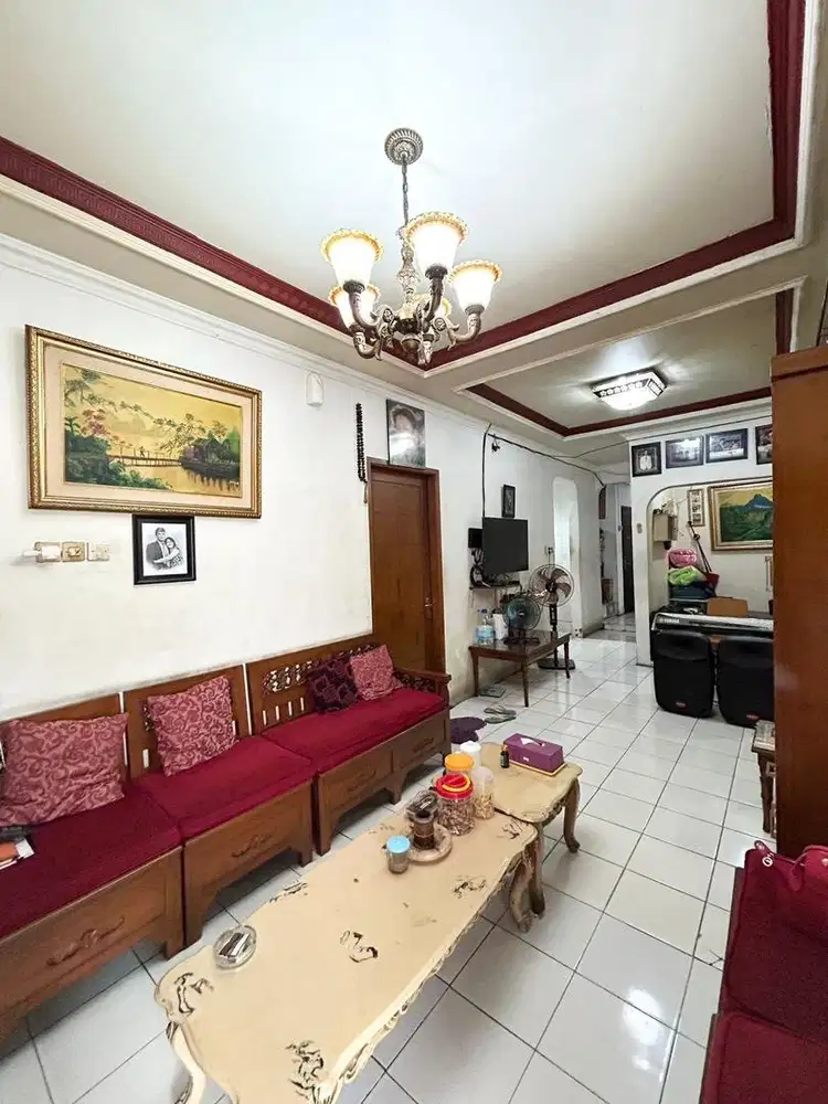 Rumah SHM dijual murah dan luas  di Matraman , Jakarta Timur