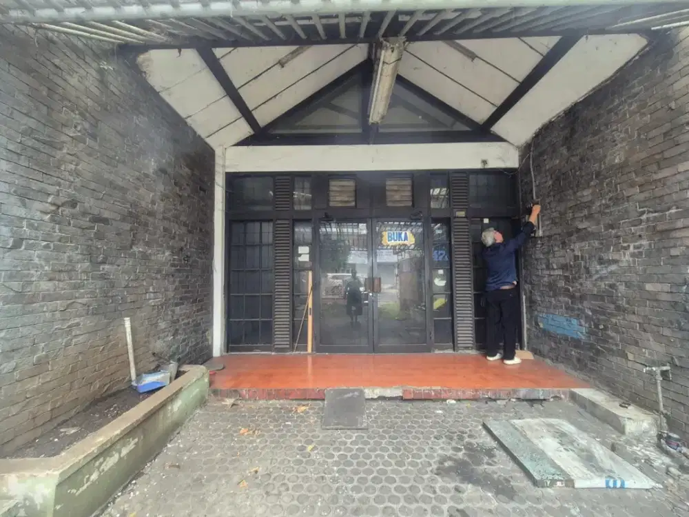 Rumah di Pusat kota Bandung Sayap Riau Merdeka Harga Nego Cocok Untuk Bisnis Strategis