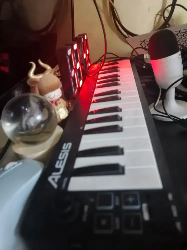 Jual midi Alesis Qmini