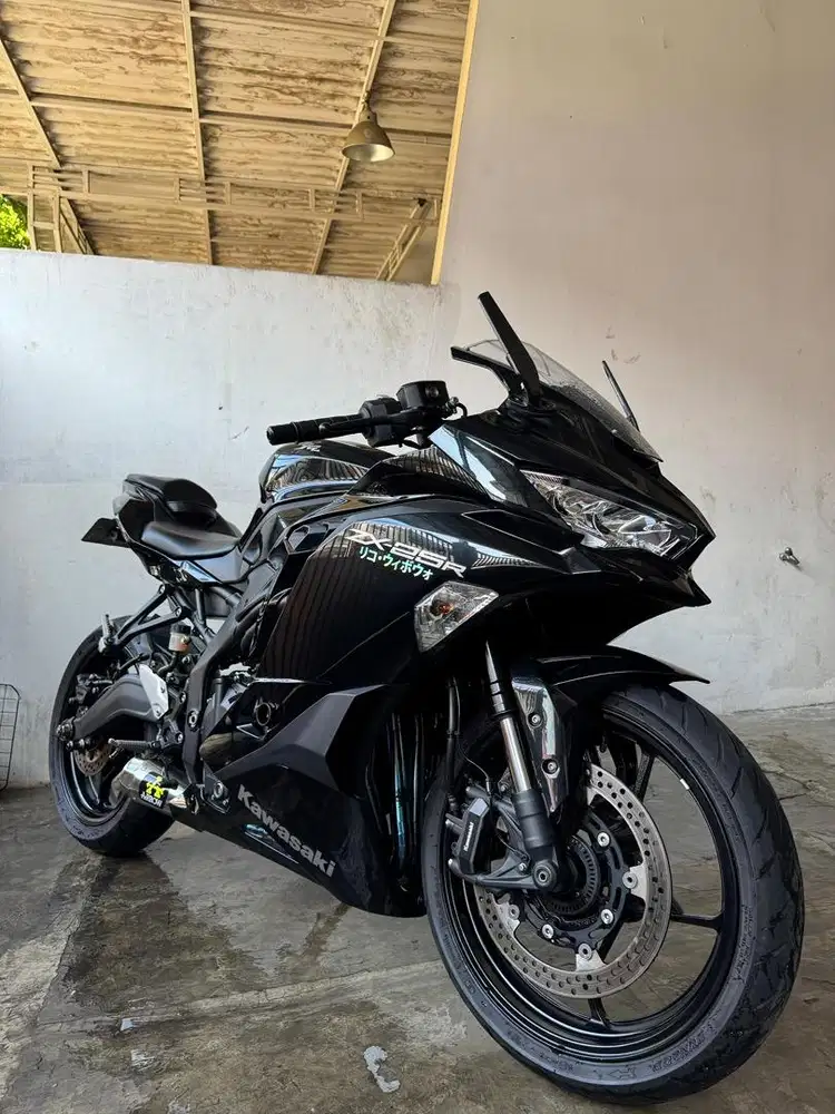 LOW KM KAWASAKI ZX25R 2021