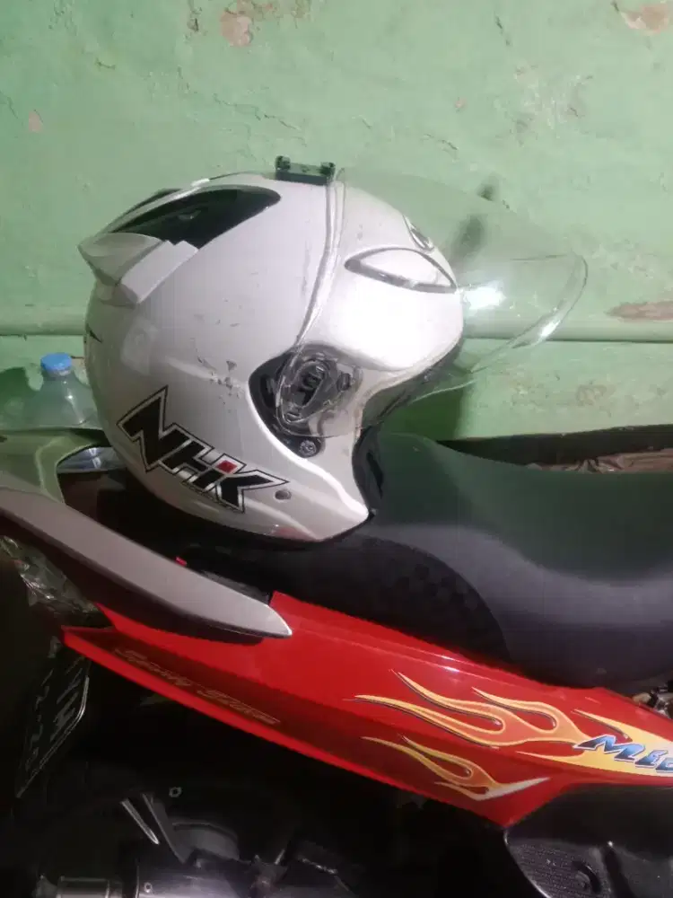 Helm nhk r6 warna putih