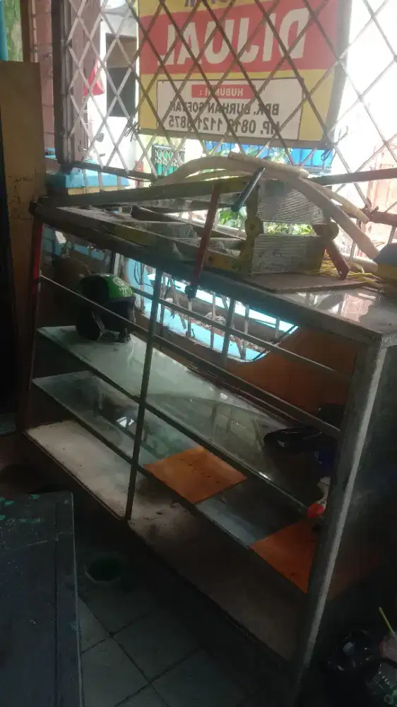 Etalase bekas baik