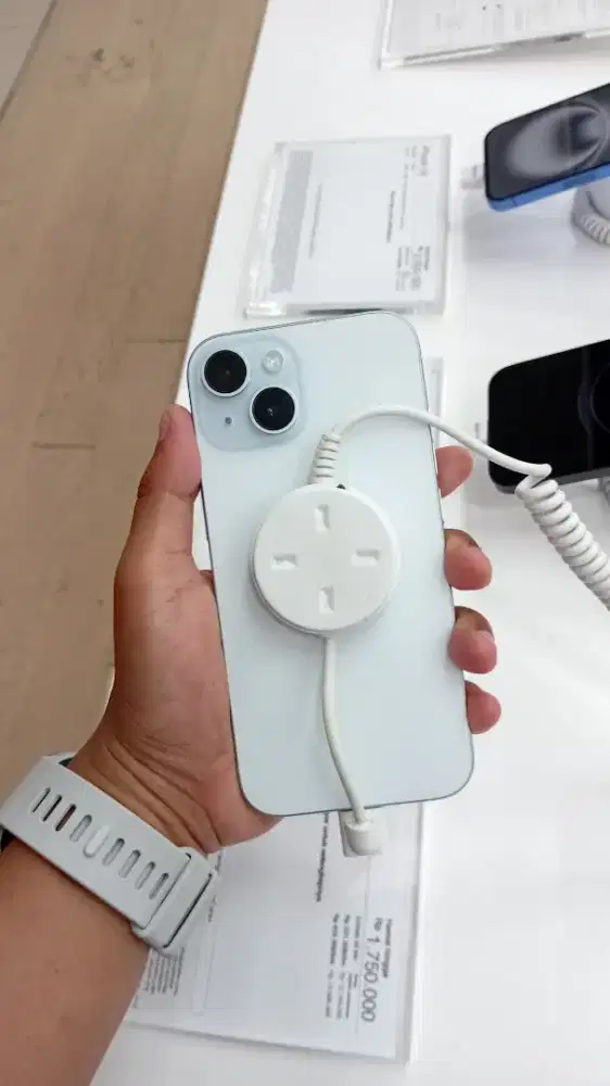 READY IPHONE 15 128/256 KREDIT INDODANA BUNGA 0% GRATIS 2X