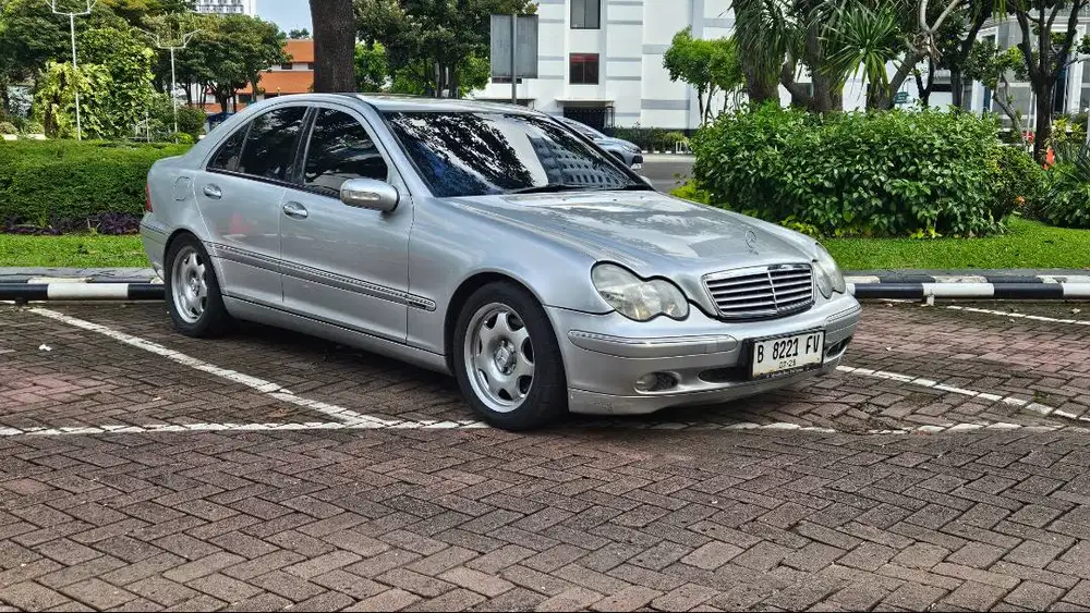 Mercy W203 C240 elegance Sunroof 2002 AT