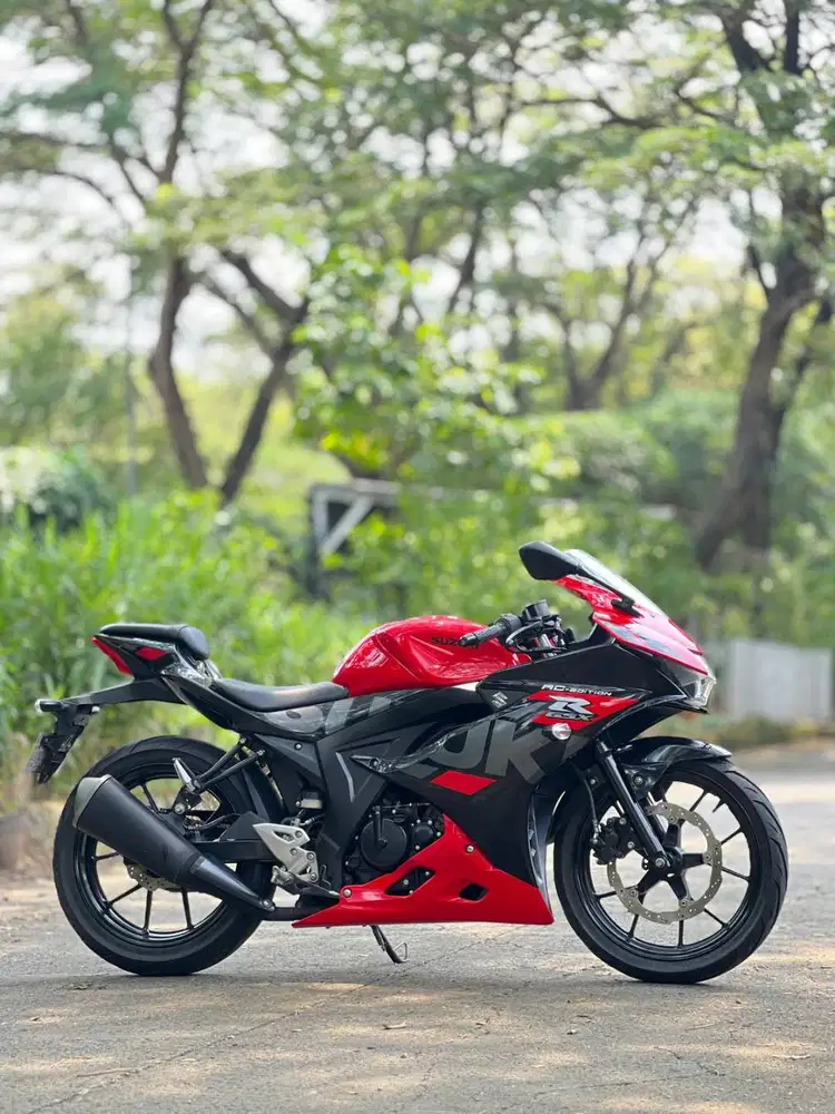 SUZUKI GSX 150R 2022 MERAH KM LOW PAJAK HIDUP KAYAK BARU