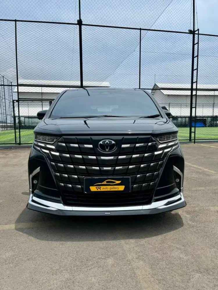 Toyota Alphard Hybrid Modelista 2024